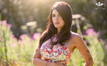 LANA DEALESSI | FLOWERS & THE GODDESS