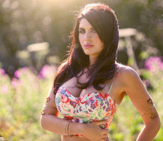 LANA DEALESSI | FLOWERS & THE GODDESS